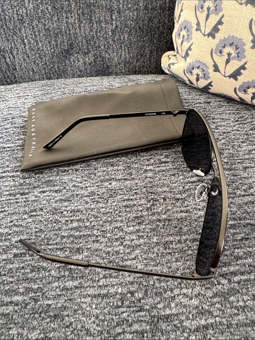 Quay Australia Metal Aviator Sunglasses in Gunmetal and Grey - Picture 3 of 5